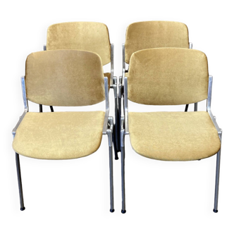 Suite of 4 "giancarlo piretti" chairs.