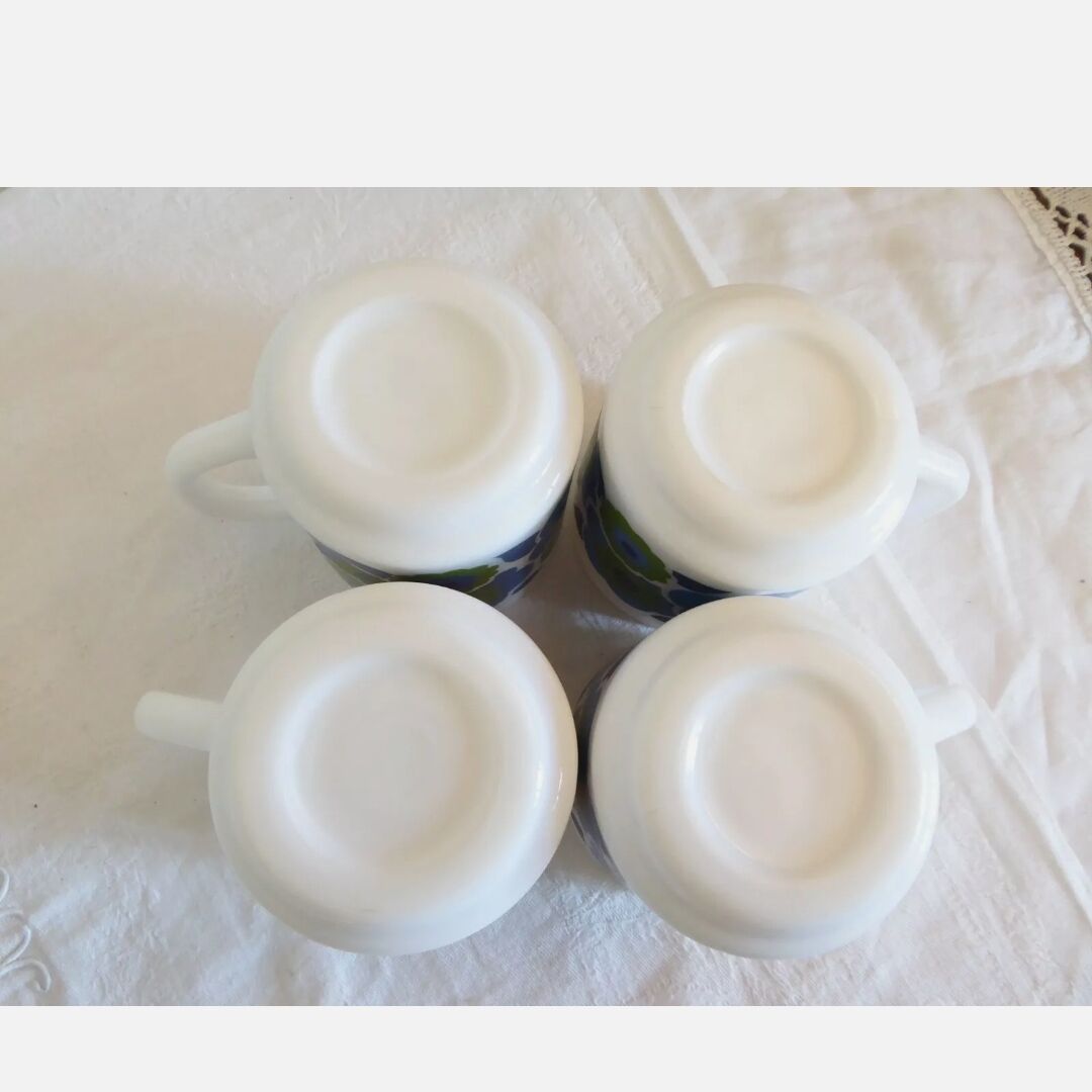 4 vintage Mugs Arcopal lotus