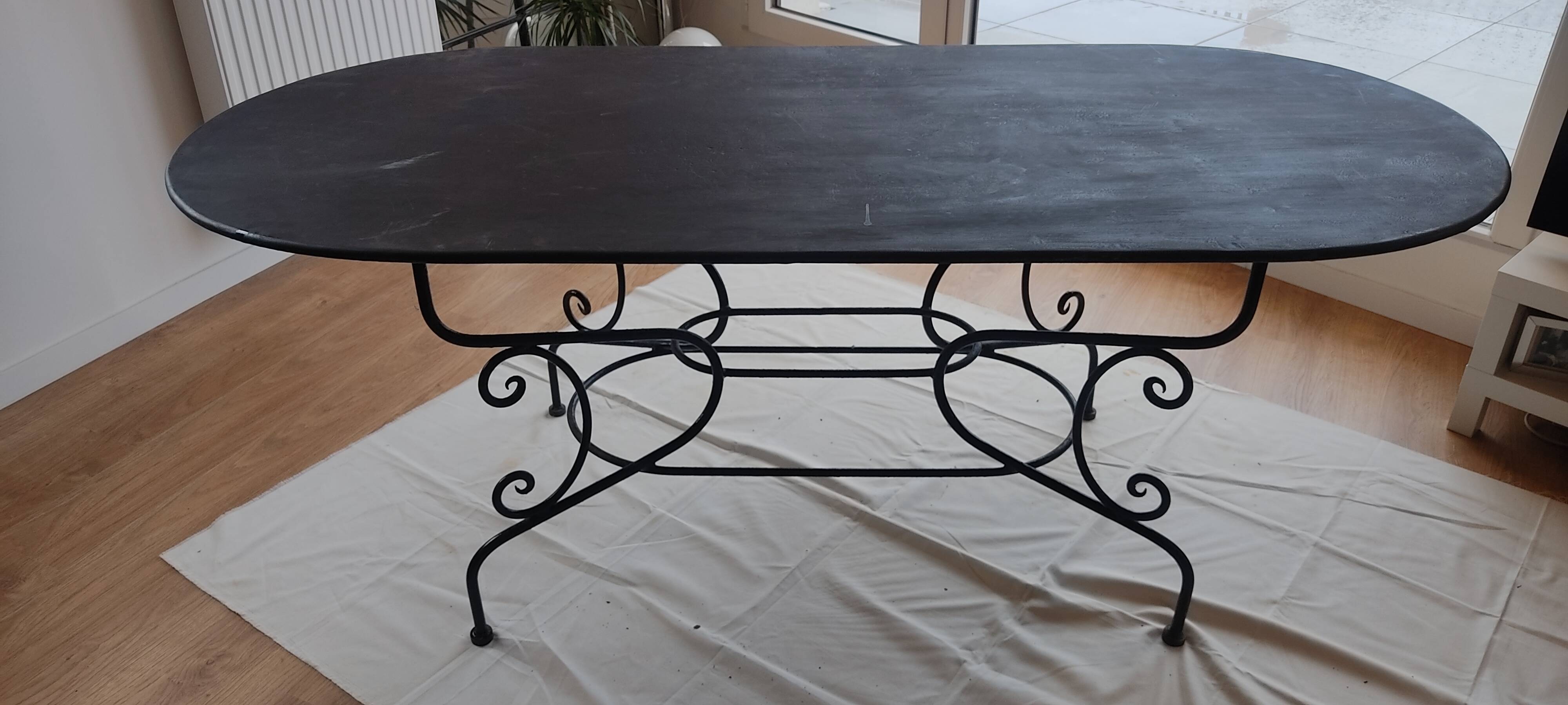 Table de jardin en métal