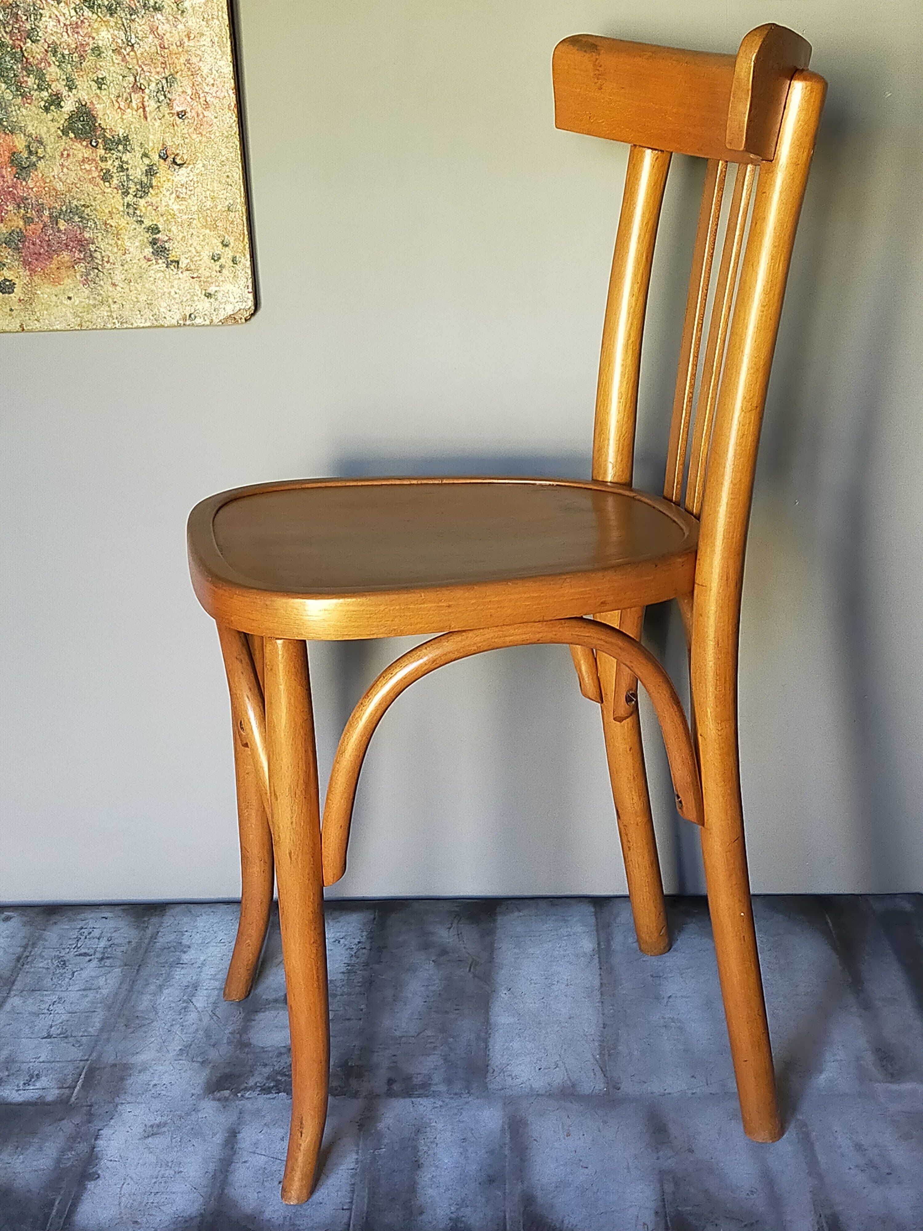 Mahieu curved wooden bistro chair