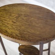 Table d'appoint ovale du 19ème siècle