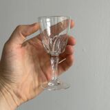 5 verres à liqueur en cristal transparent.