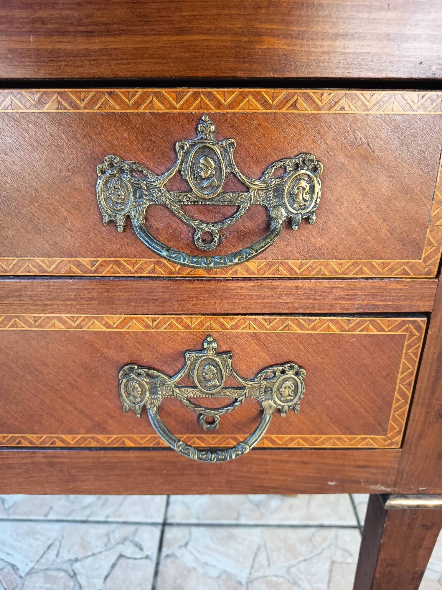 Scriban style English in mahogany.