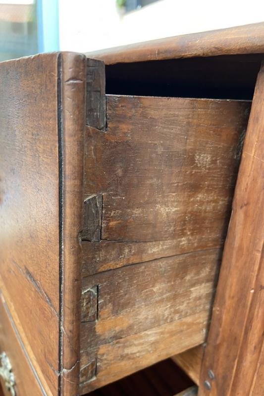 Louis XV 18th century walnut commodity