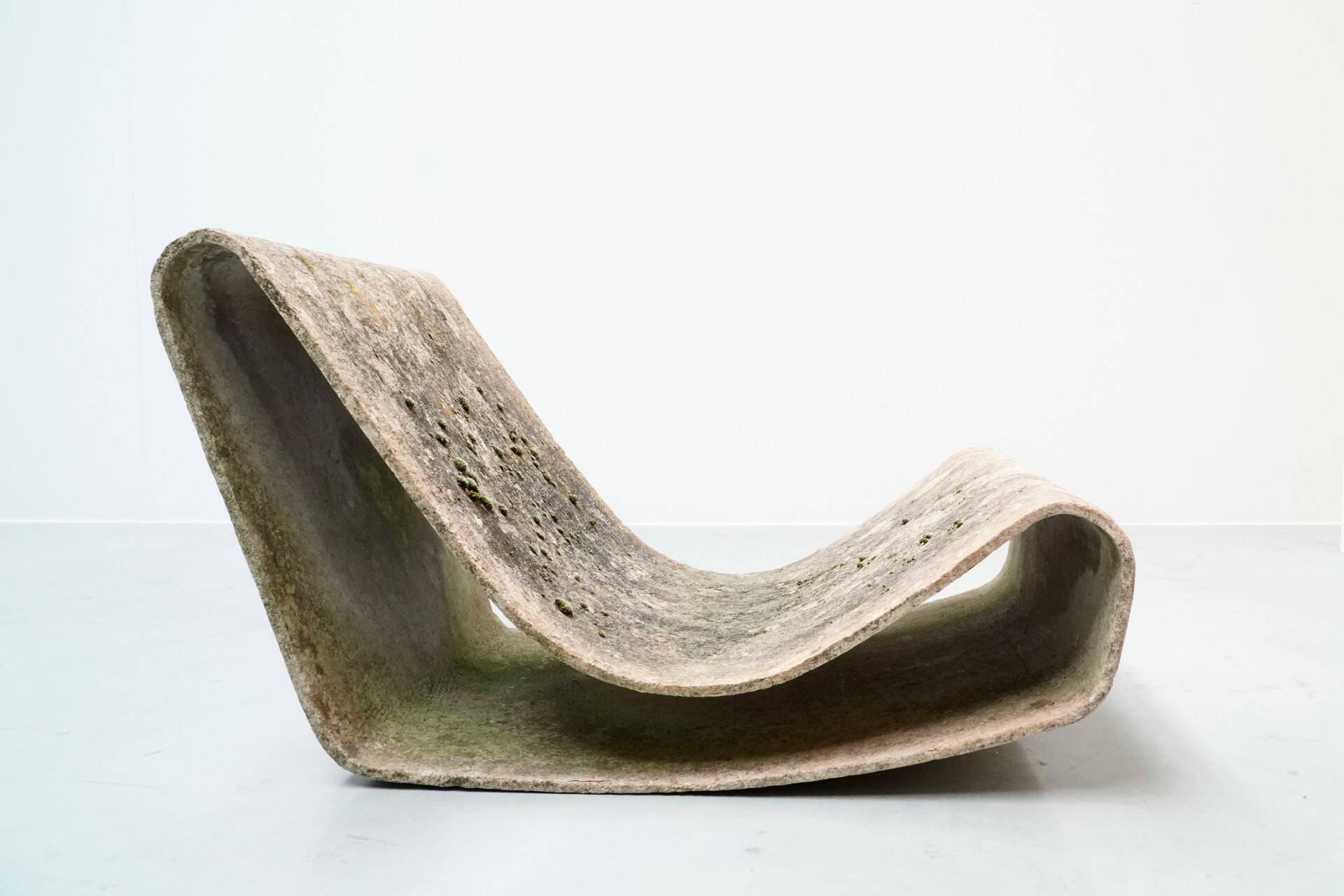 Willy Guhl, Eternit Patinated Loop Chair