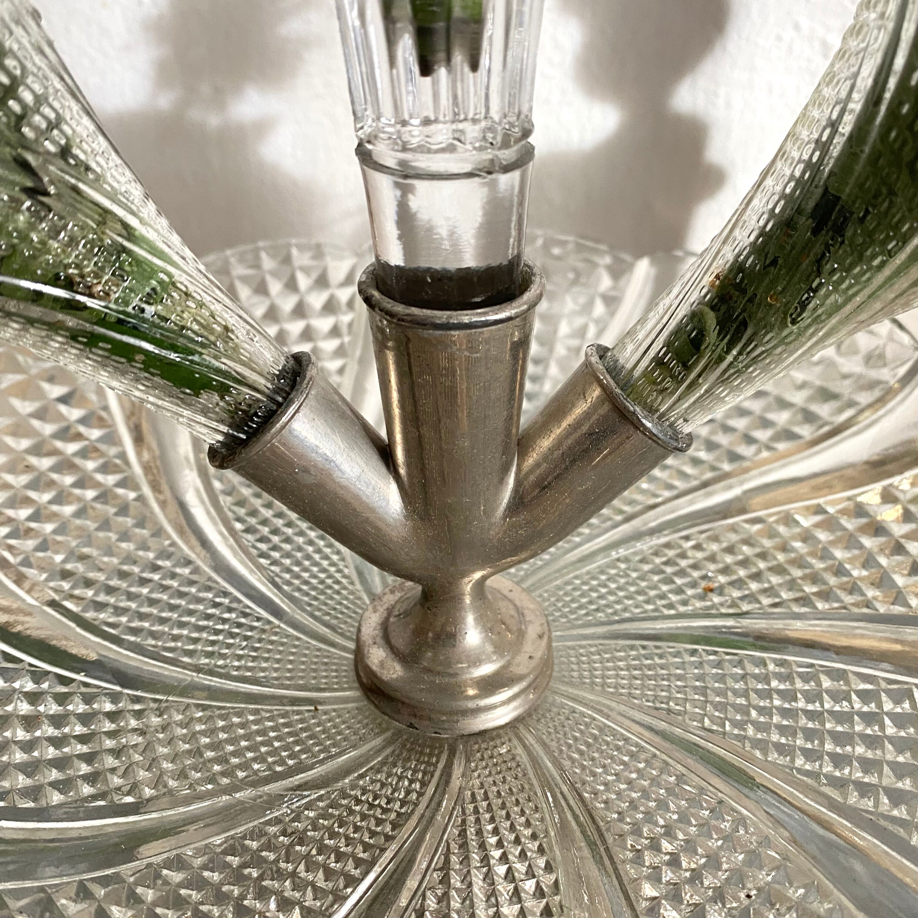 Center table tulip tree vases cornets