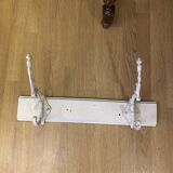 Wall coat door patère