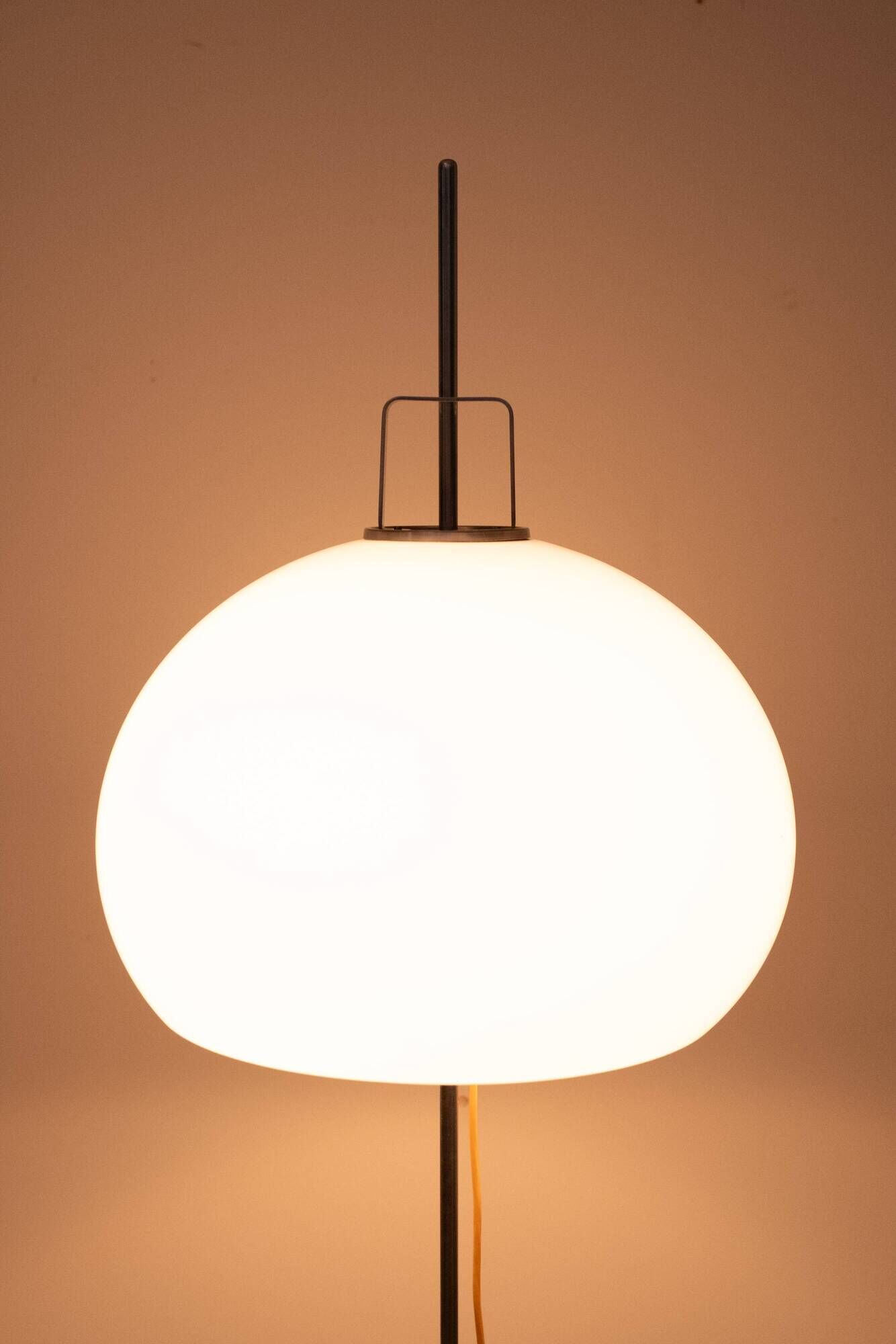"Lucerna" floor lamp in chrome-plated steel by Harvey Guzzini for Meblo 196