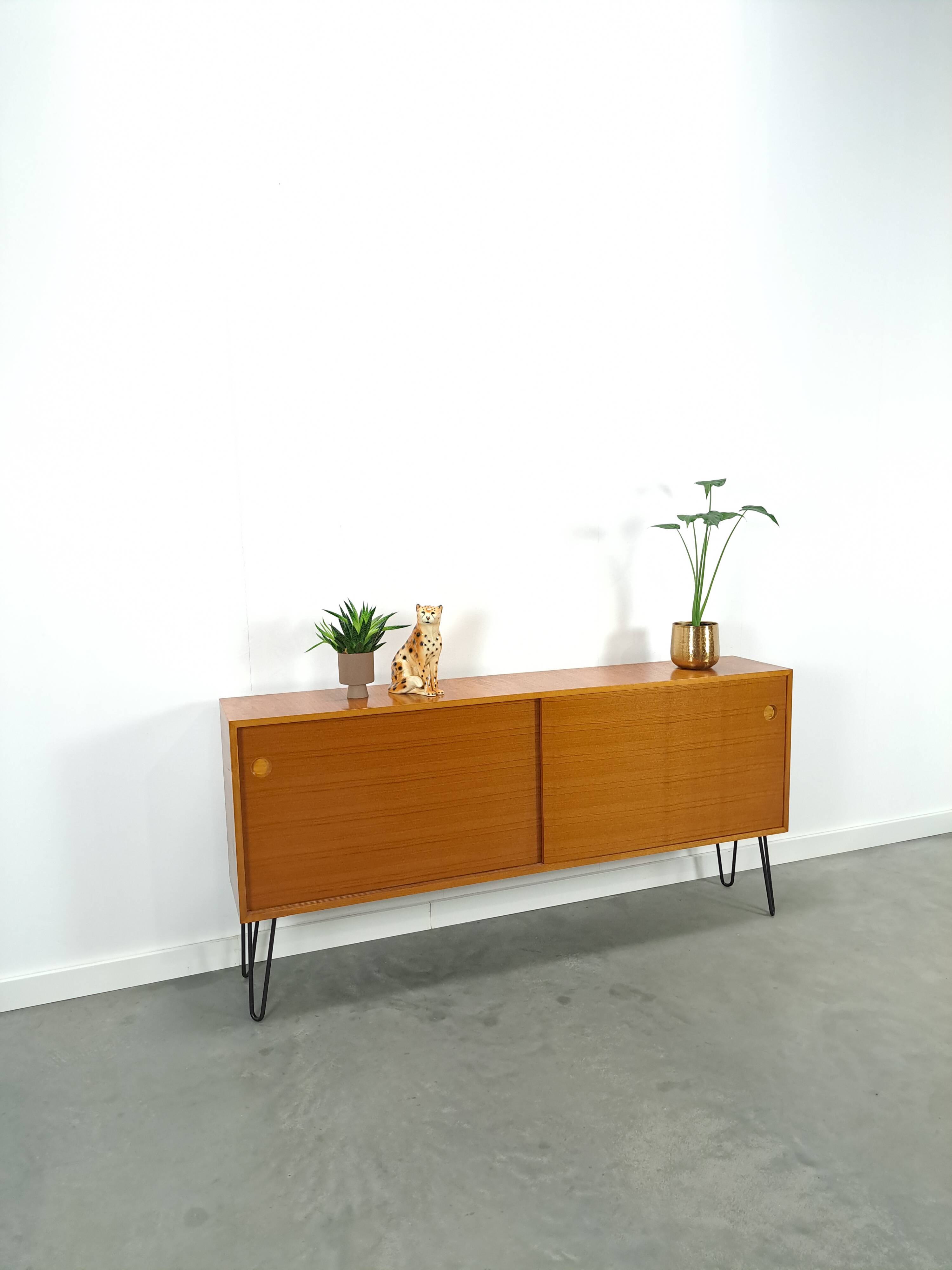 Dressoir vintage en teck en épingle à cheveux