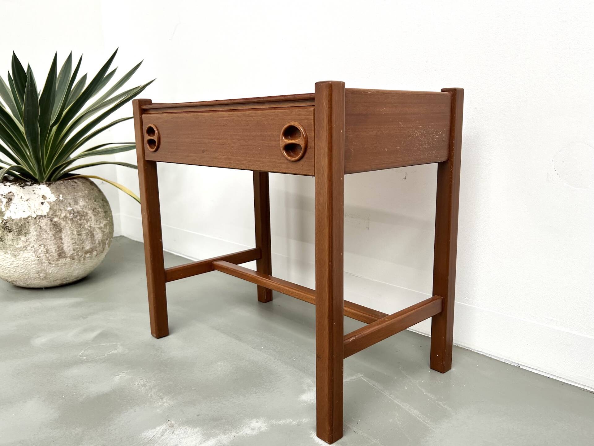 Chevet en teck sculpté, Arne Wahl Iversen