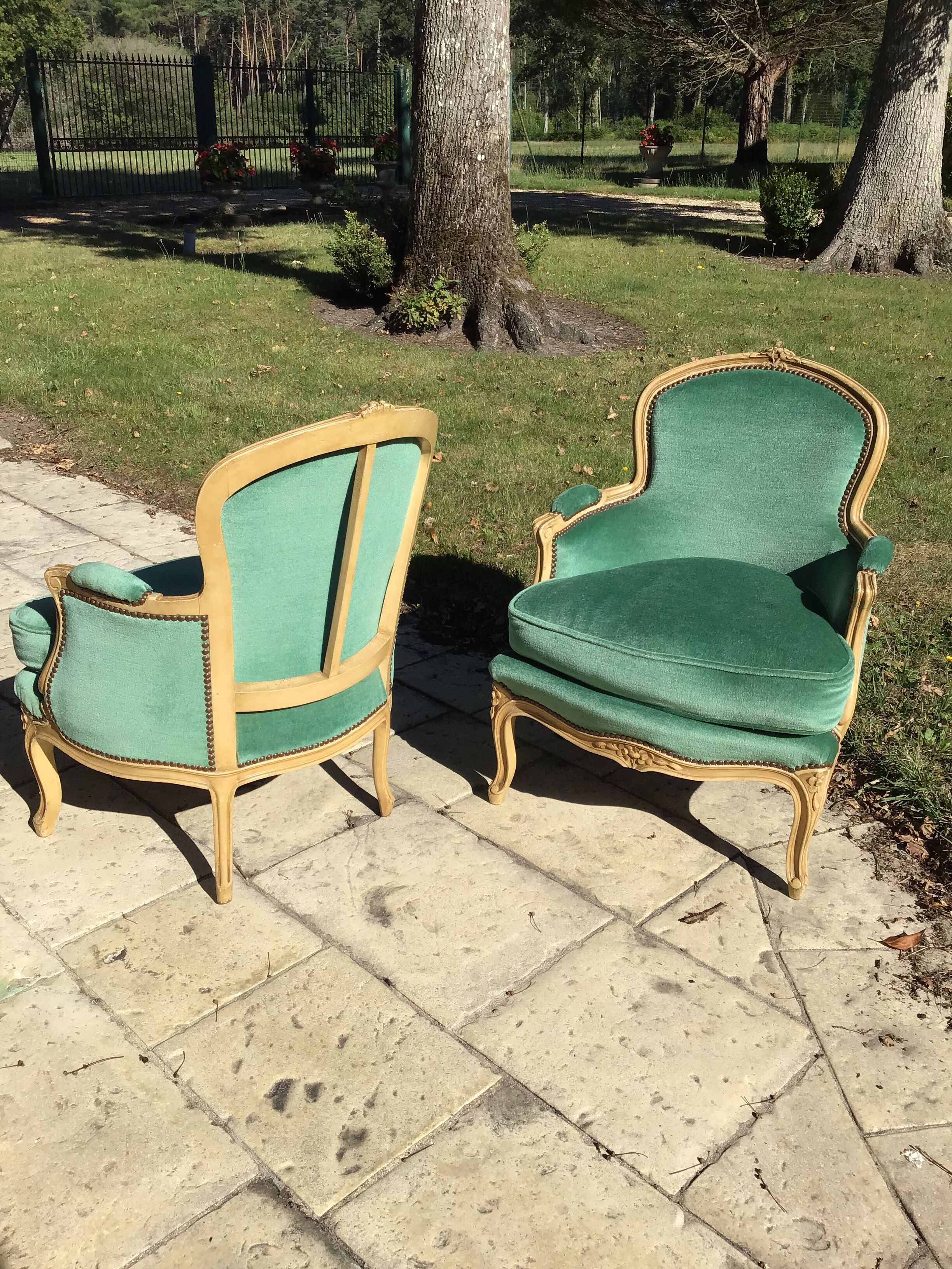 Pair of shepherdesses