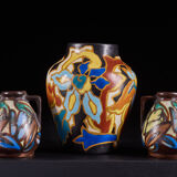 Ensemble unique de 3 vases en céramique peints à la main très colorés avec un design floral