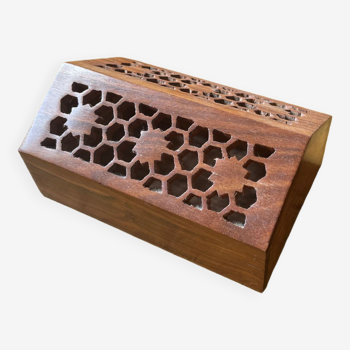 Boîte en bois indienne ajourée