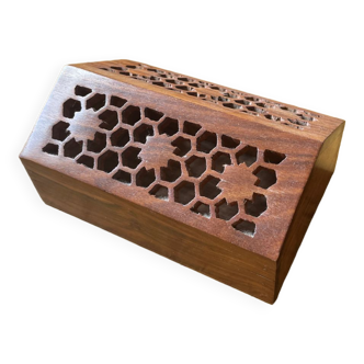 Boîte en bois indienne ajourée