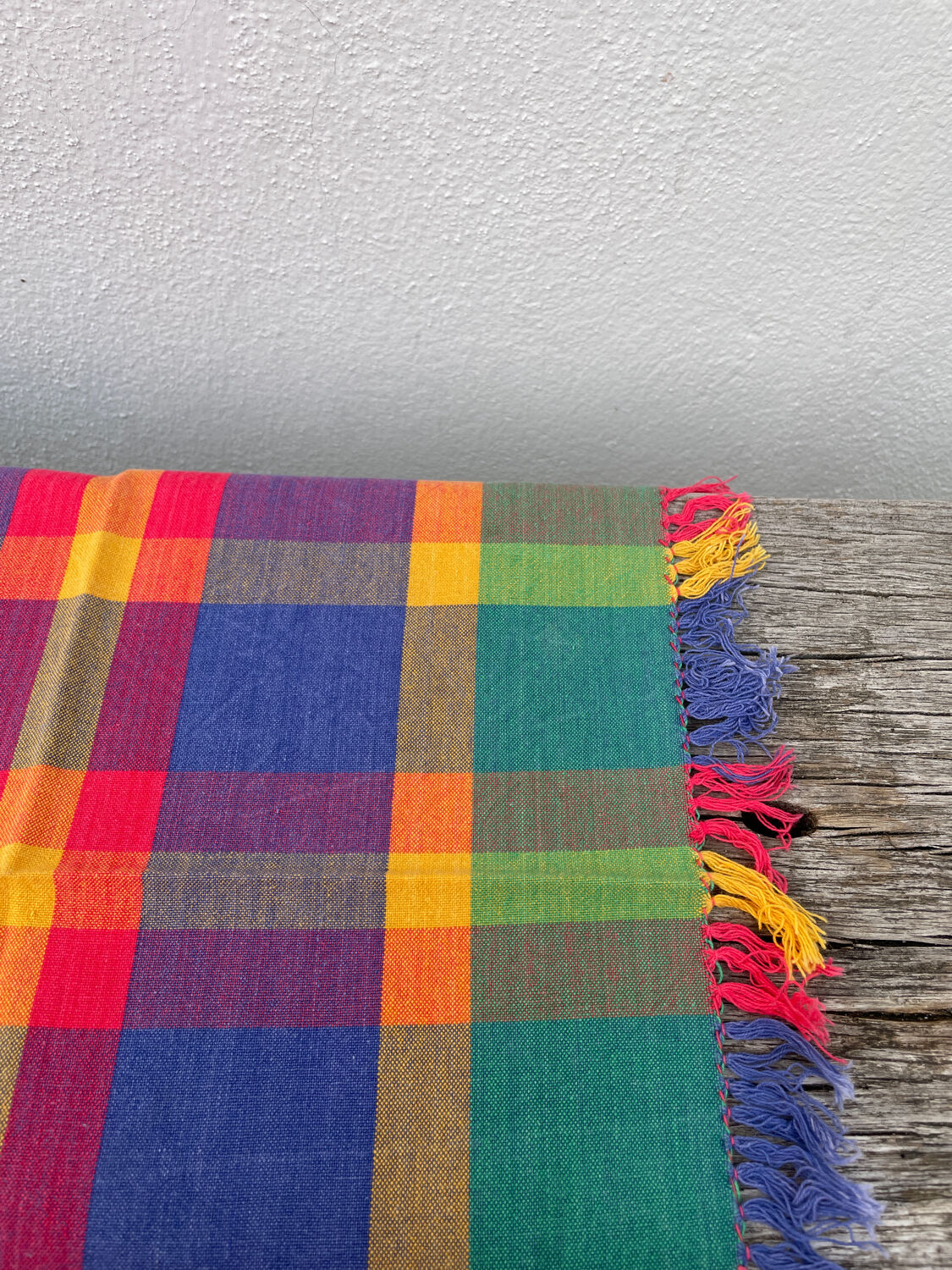 5 multicoloured checked napkins