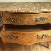 Commode galbée marquetée style Louis XV – plateau marbre- 19 e siècle