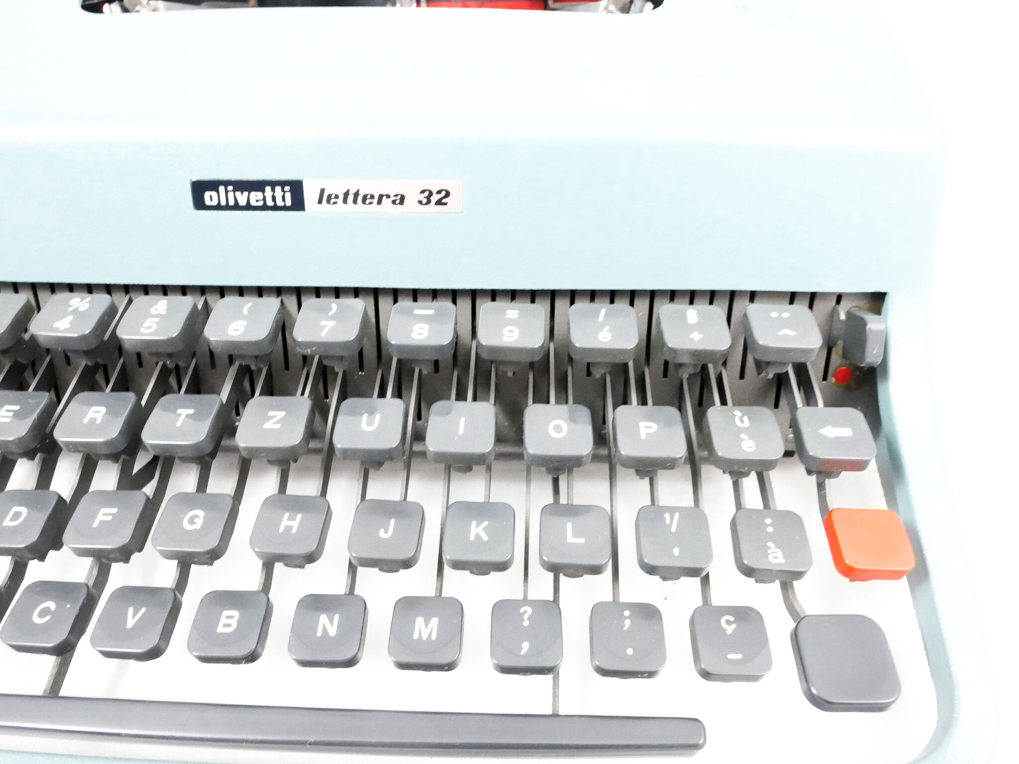Olivetti Lettera 32 blue pastel Qwerty English