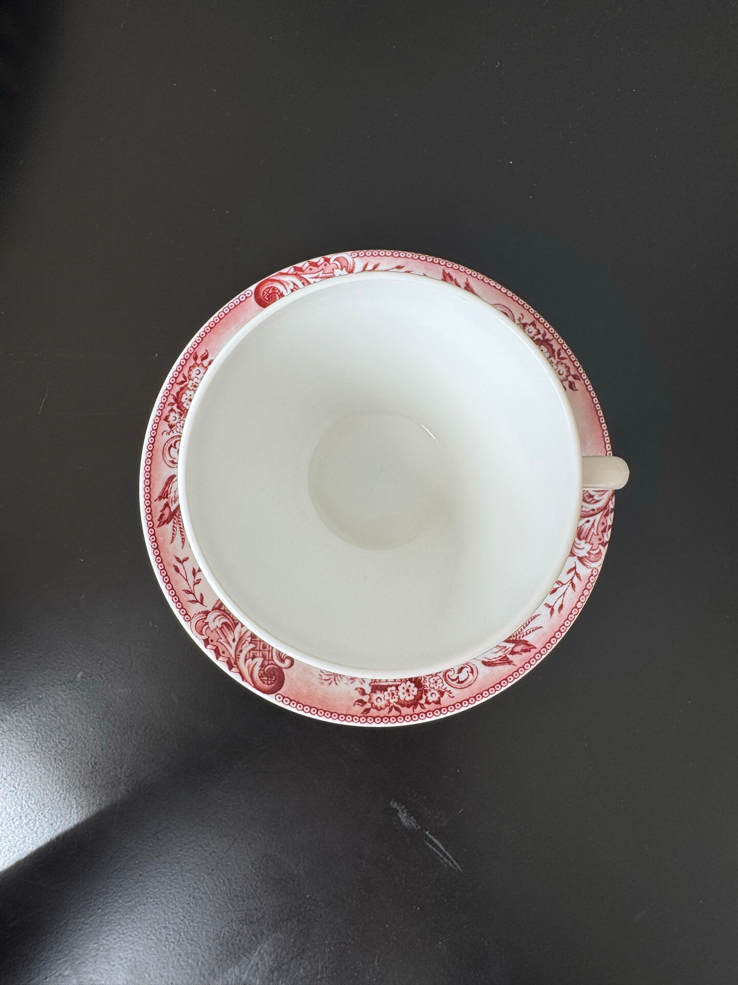 5 cups and 5 saucers Rivanel in red opaline from the 1970s.