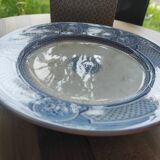 Assiette de présentation à roses bleues Terre de Fer XIXe