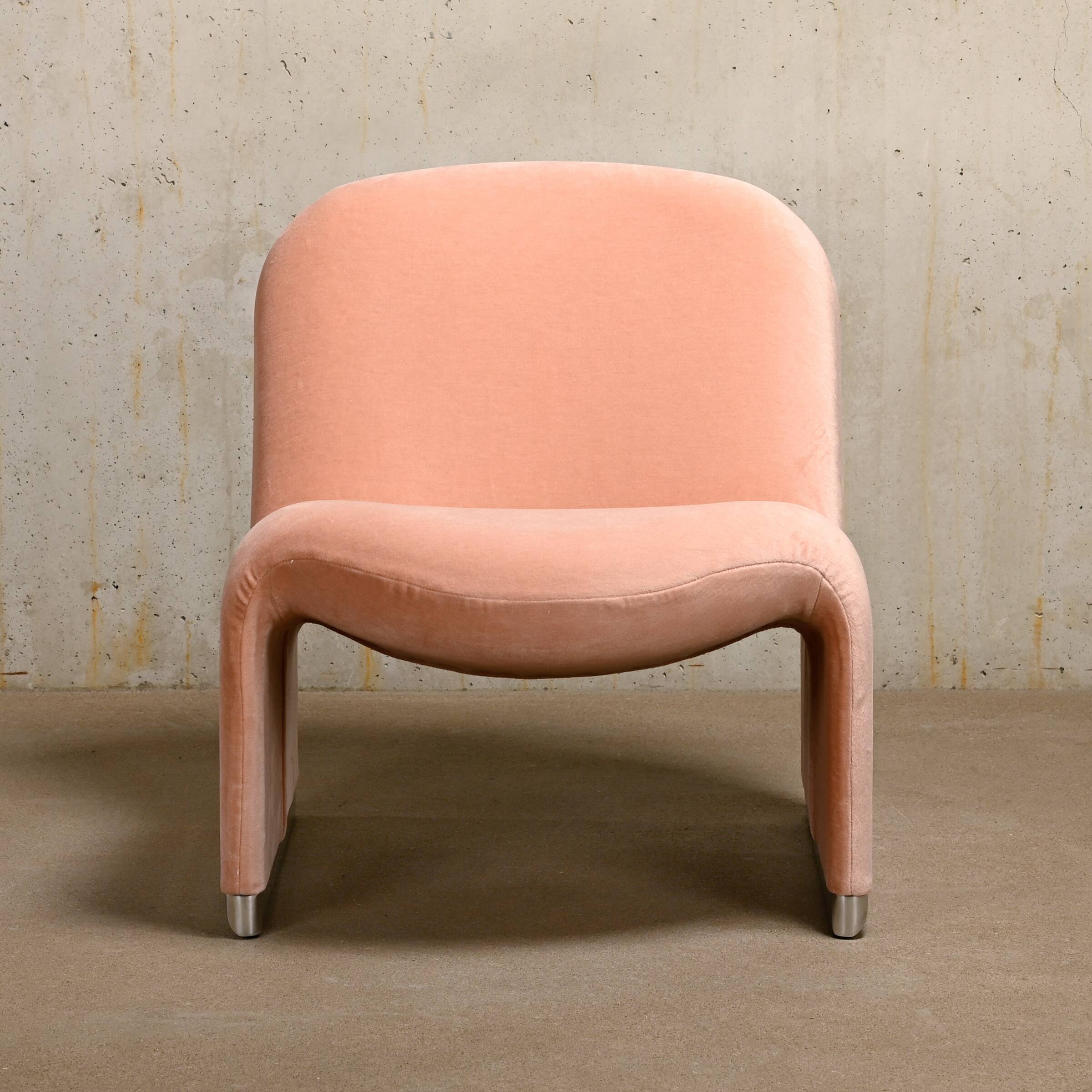 Giancarlo Piretti Alky Lounge Chair in Pink Velvet (Rose Dust) Fabric for Anonima Castelli