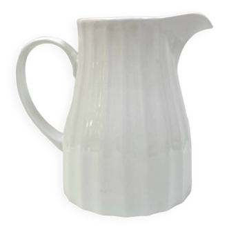 Graphic pitcher / Porcelain vase