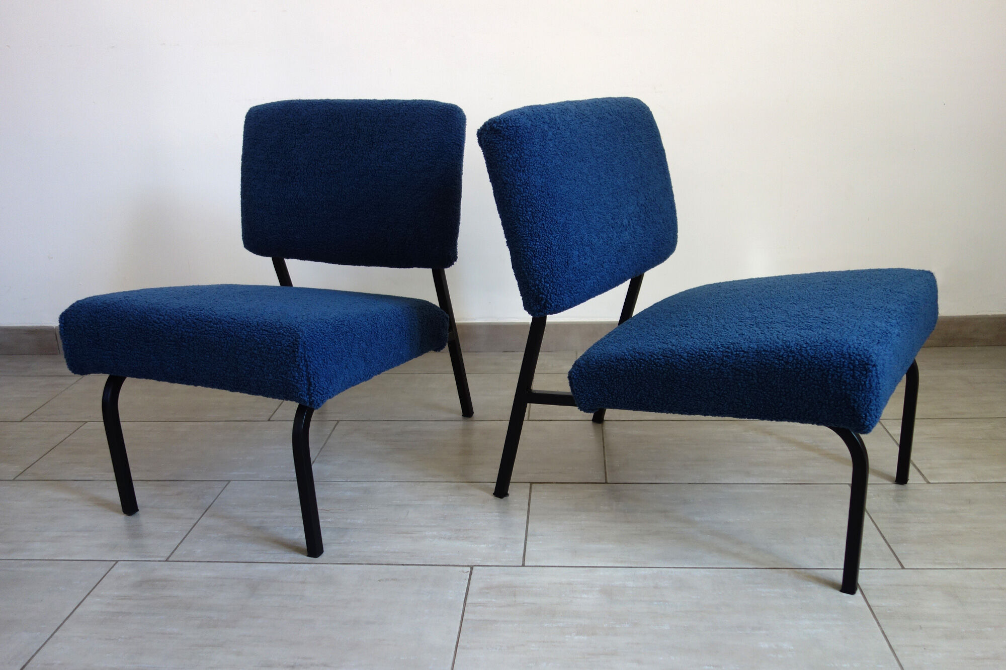 Pair of minimalist reupholstered seats from the 60s/70s