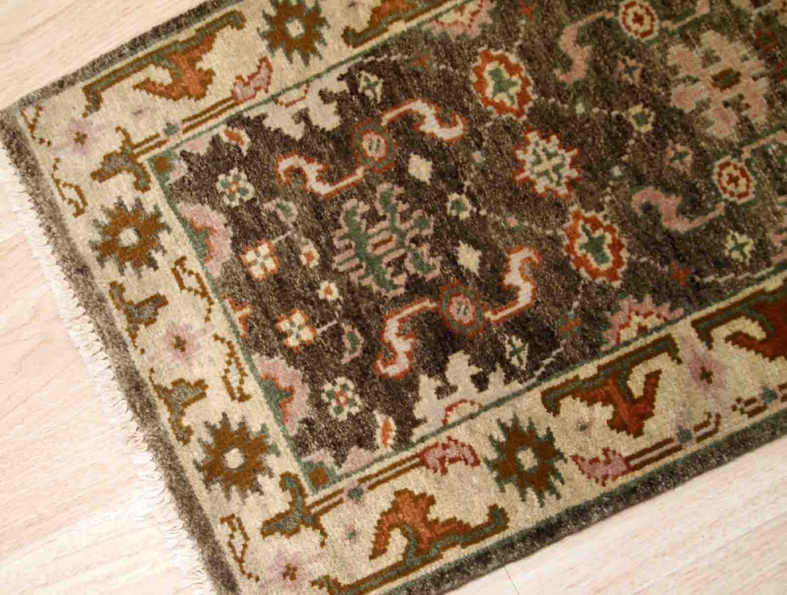 Vintage Indian Mahal handmade carpet 64cm x 97cm 1980s