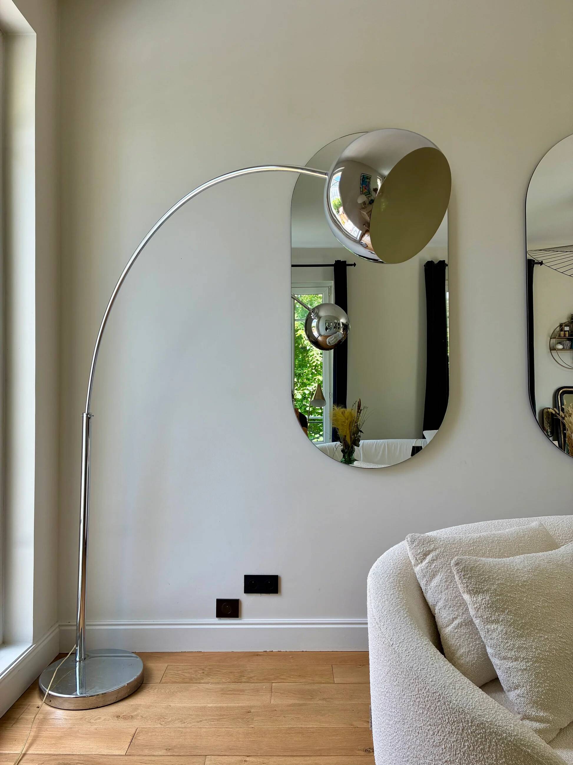 Very large curved floor lamp in chrome metal - 1970.