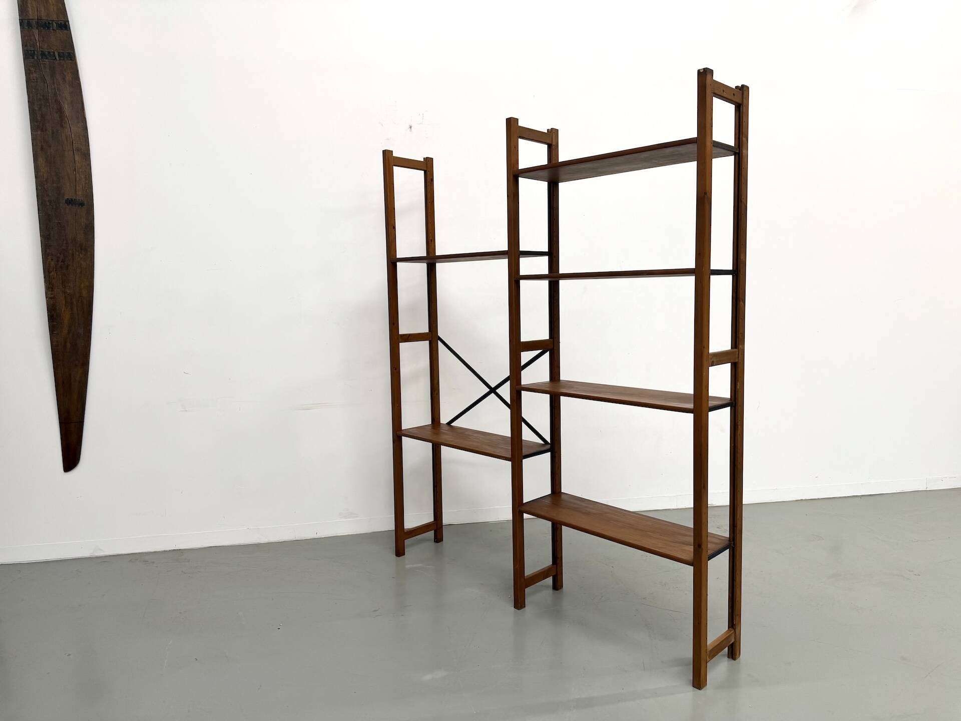 XXL Modernist Library in Solid Pine – 1950s Design – L164 cm