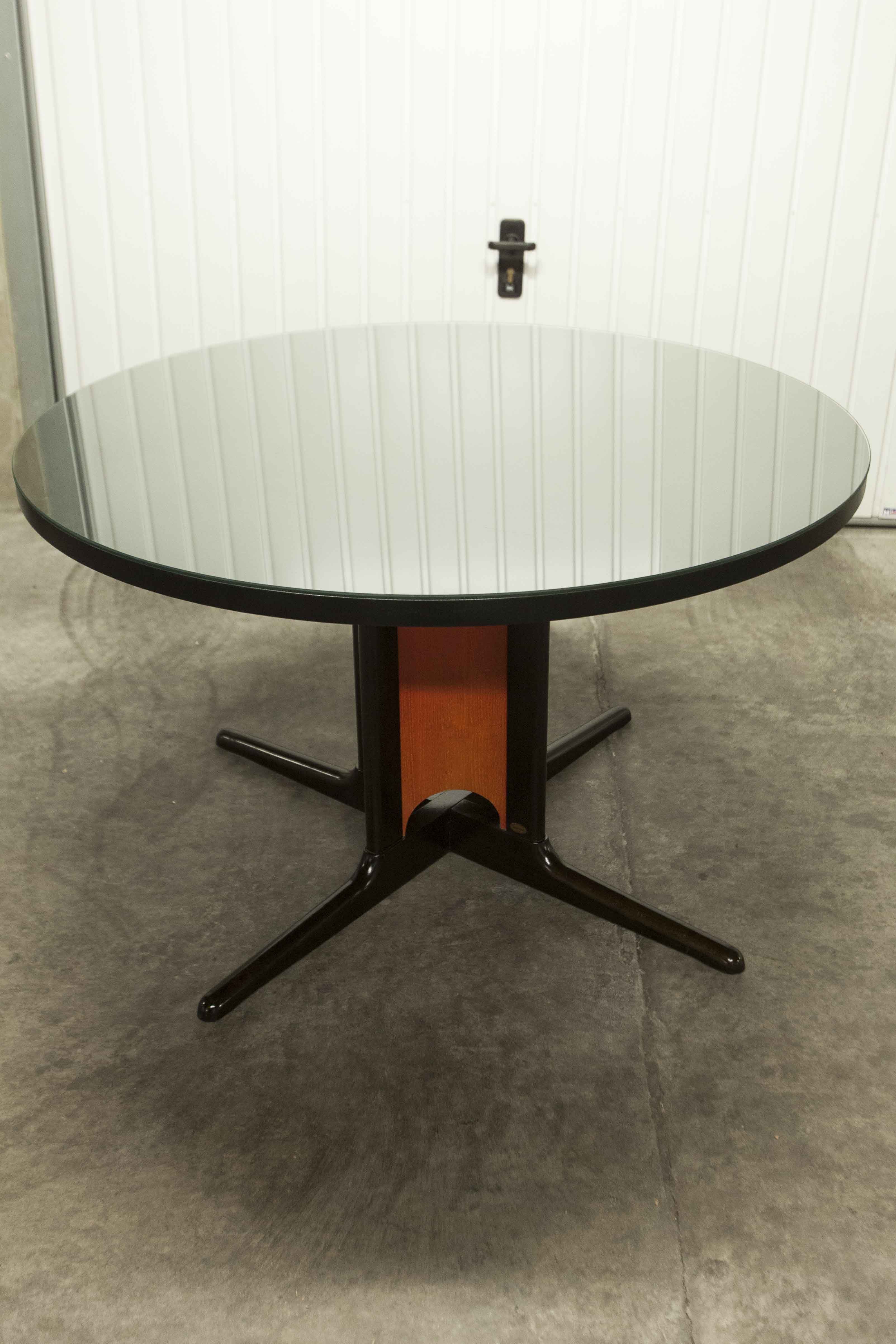 Table and 6 armchairs Baumann Diese, design Pagnon Pelhaître, Wenge color and red,