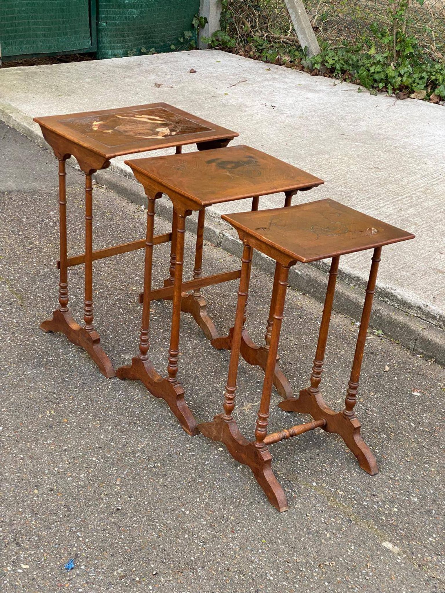 3 nesting tables in Art Nouveau style, made of solid wood and marquetry from the 19th century.