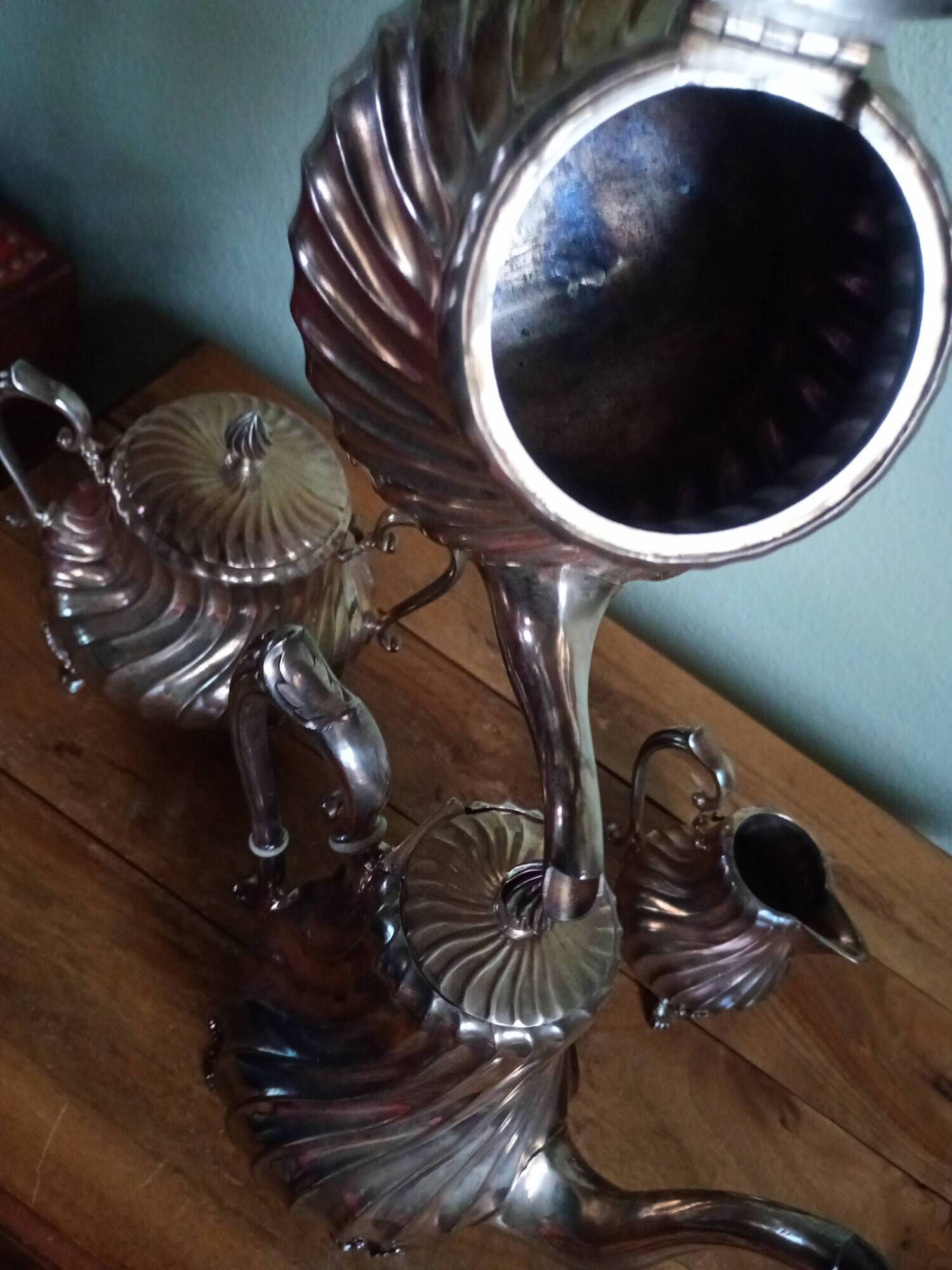 Victor Saglier - Tea & coffee service - Art Nouveau - corrugated silver metal