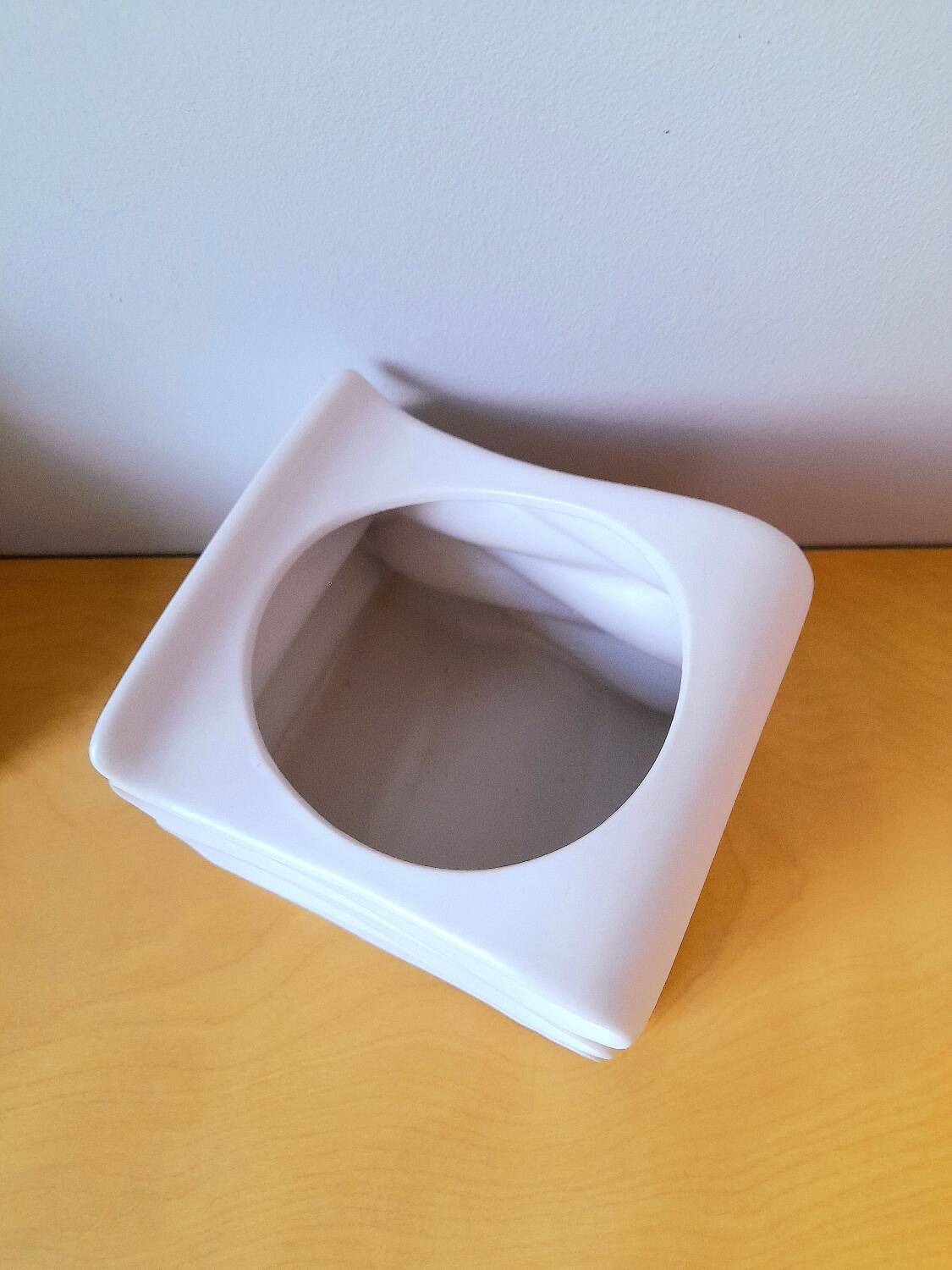 Ceramic vase / planter