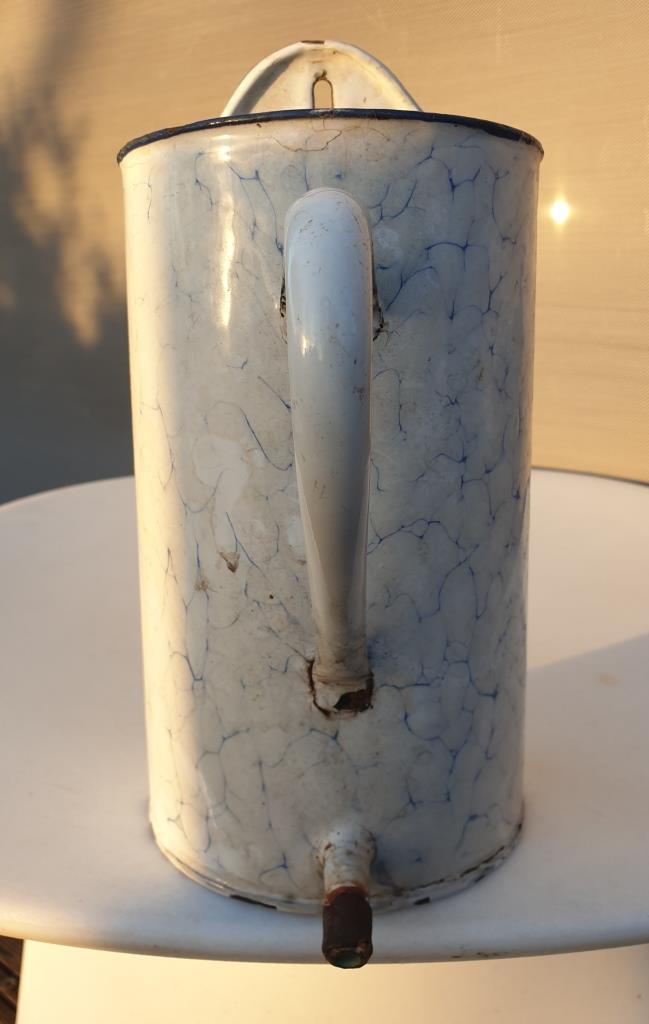 Pot washbasin wall mounted sheet metal enamelled