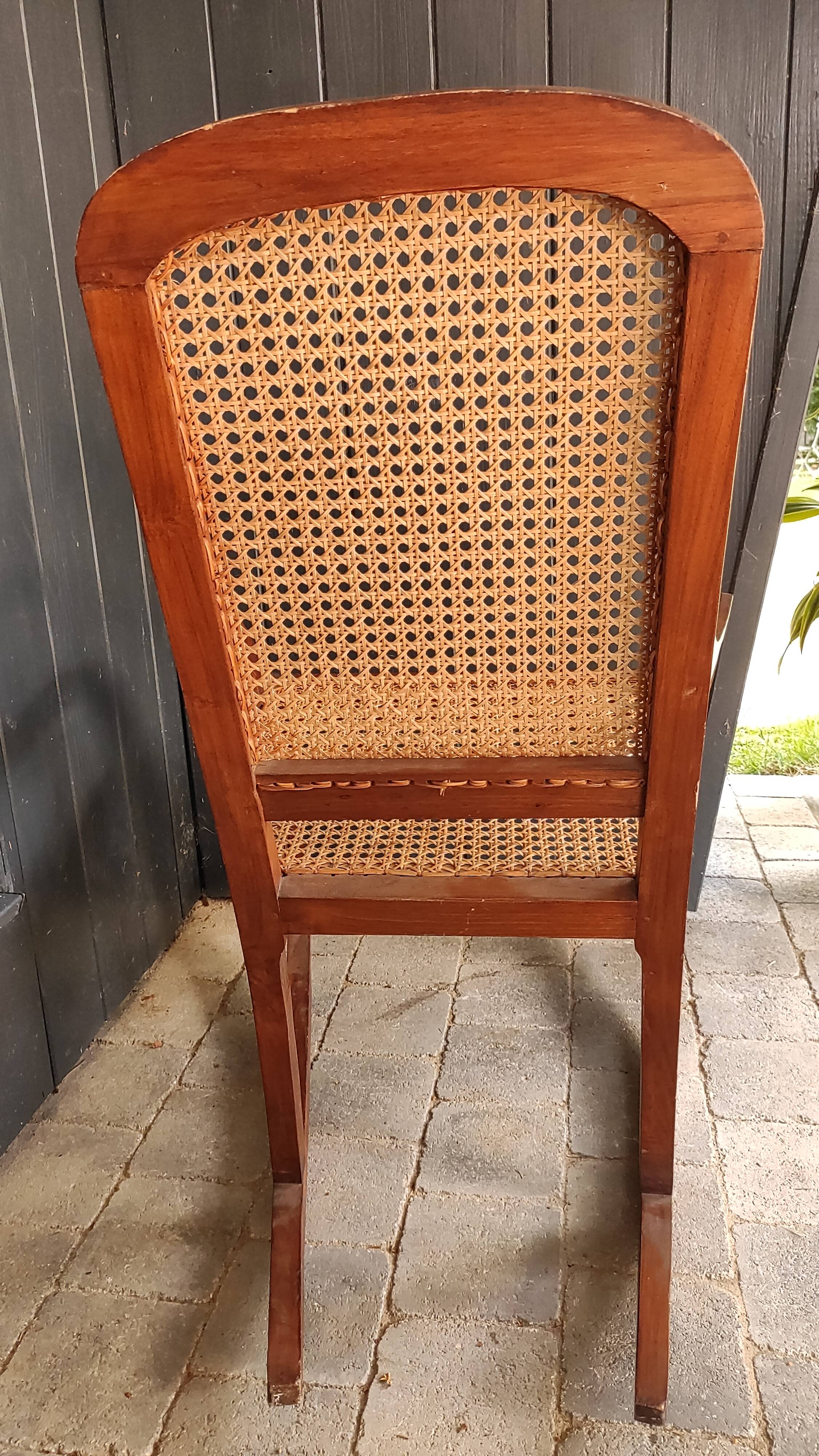 Rocking-chair ancien bois et cannage rotin