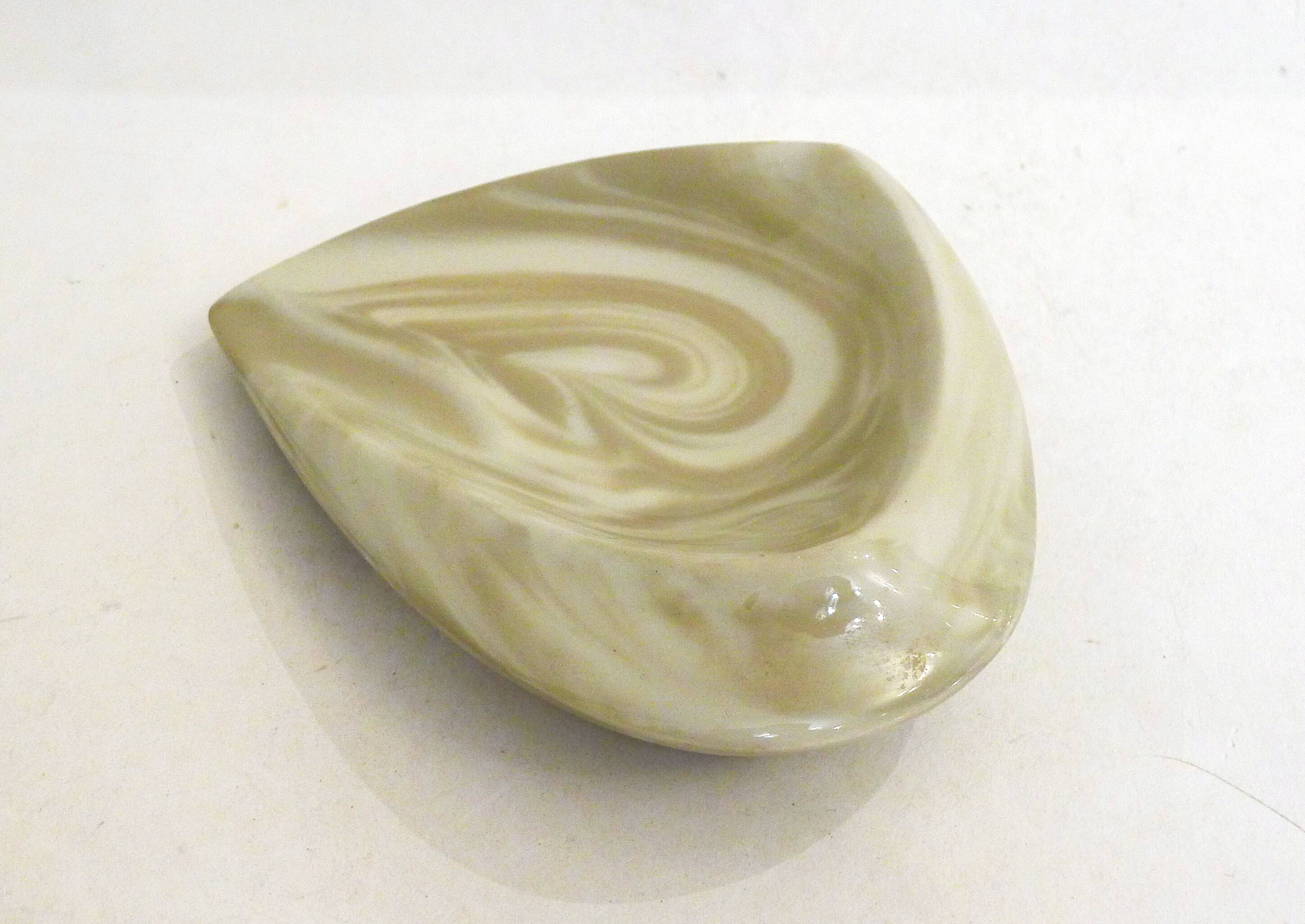Marbled ceramic soap dish