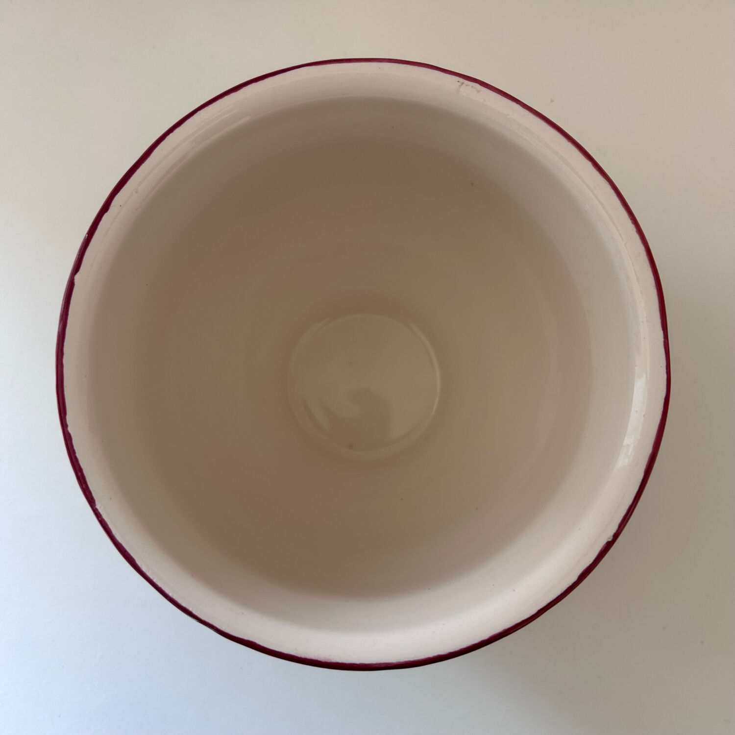 Decorative pot for cherries in earthenware