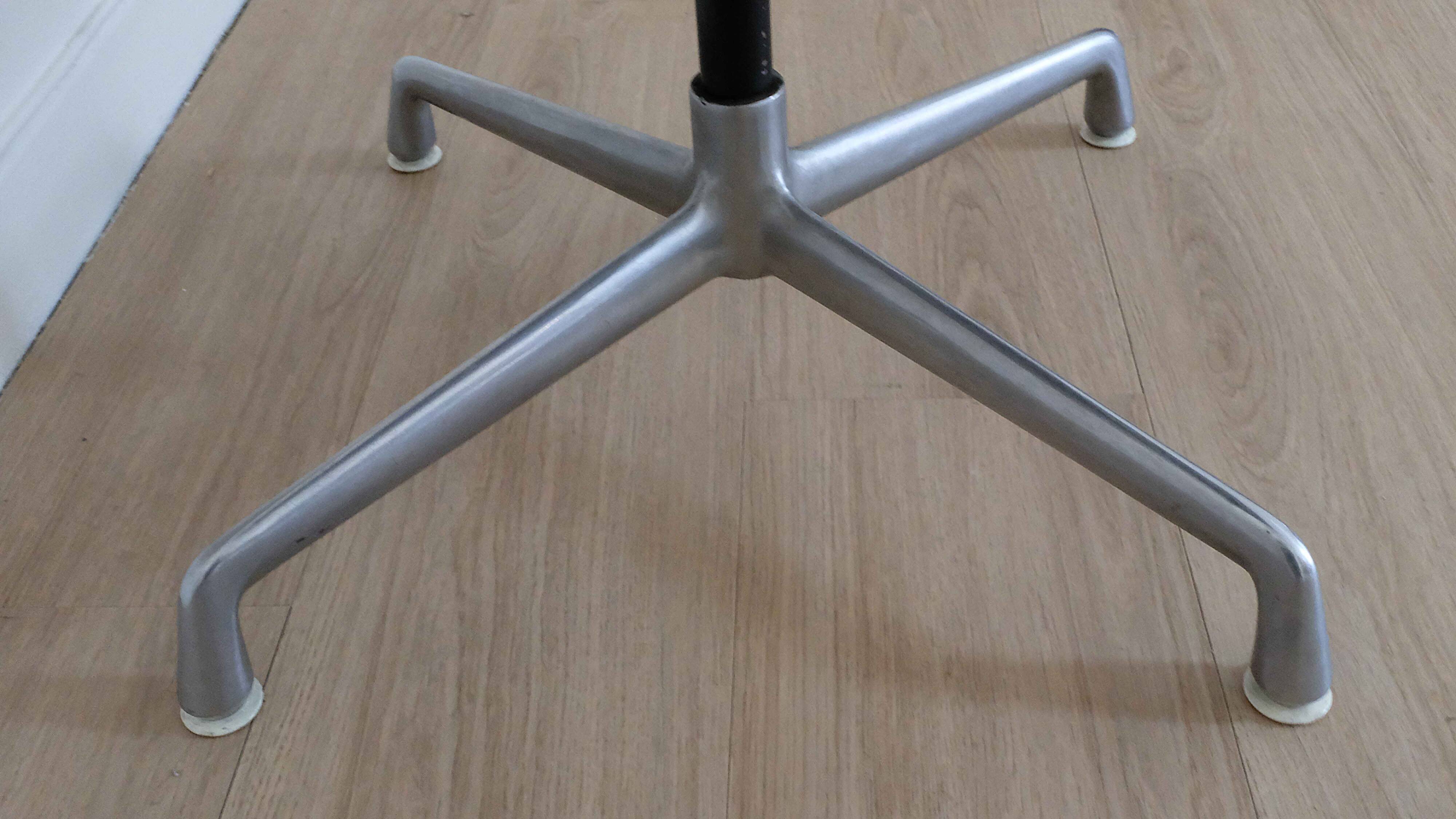 Chaise de bureau par Charles Eames 1980