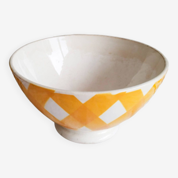 Yellow Scottish Sarreguemines earthenware bowl, Digouin