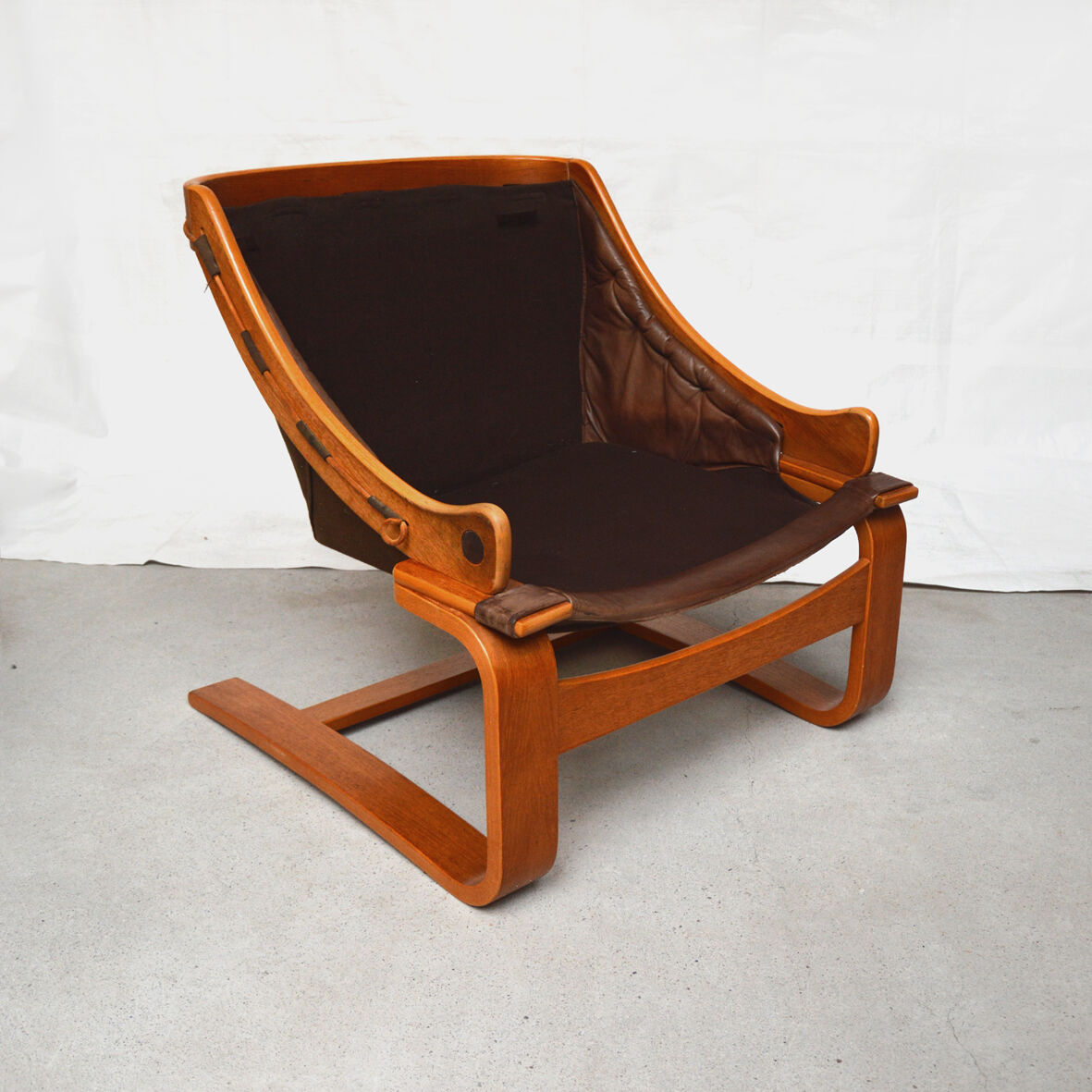 Pair of Danish armchairs in teak and leather 1970