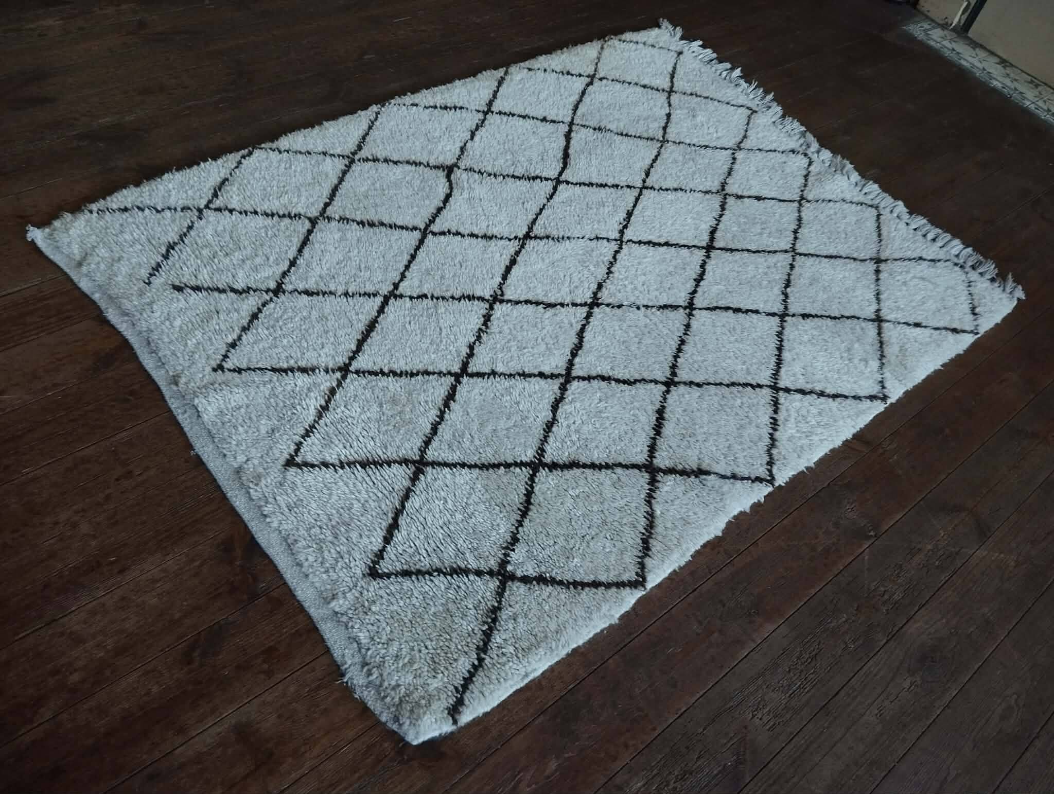 Handmade Beni Ouarain rug 150x100cm