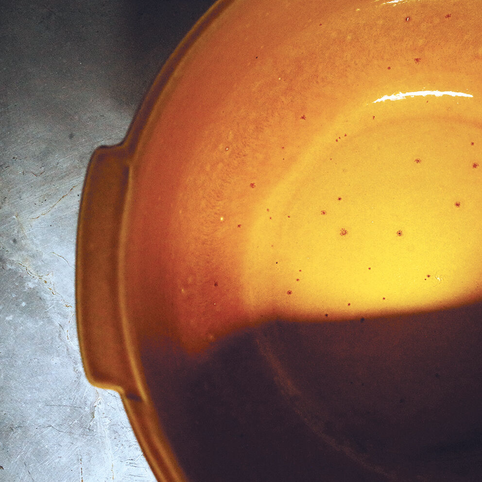 Salad bowl in glazed ochre sandstone