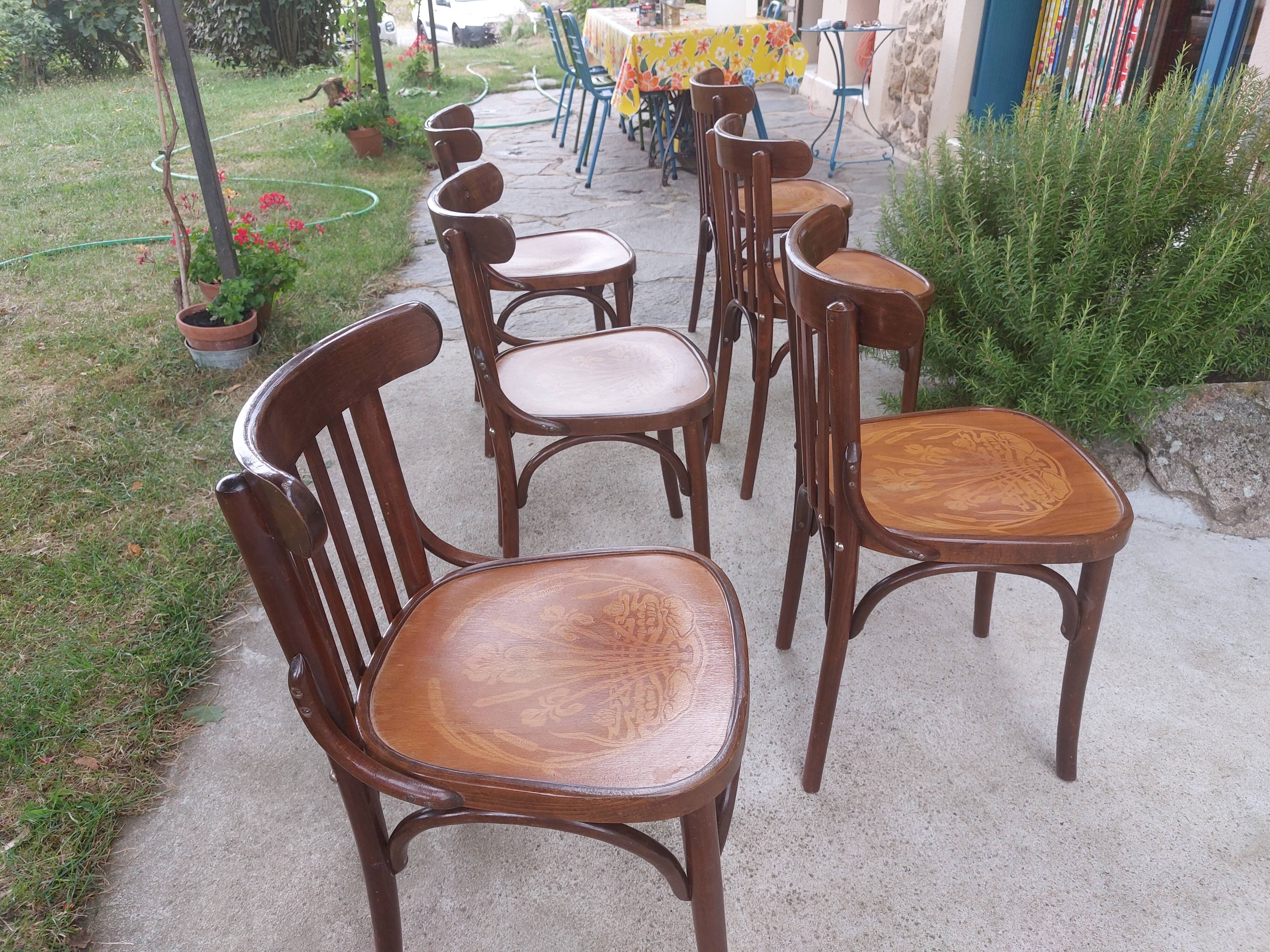 6 bistro chairs, pattern on the seat