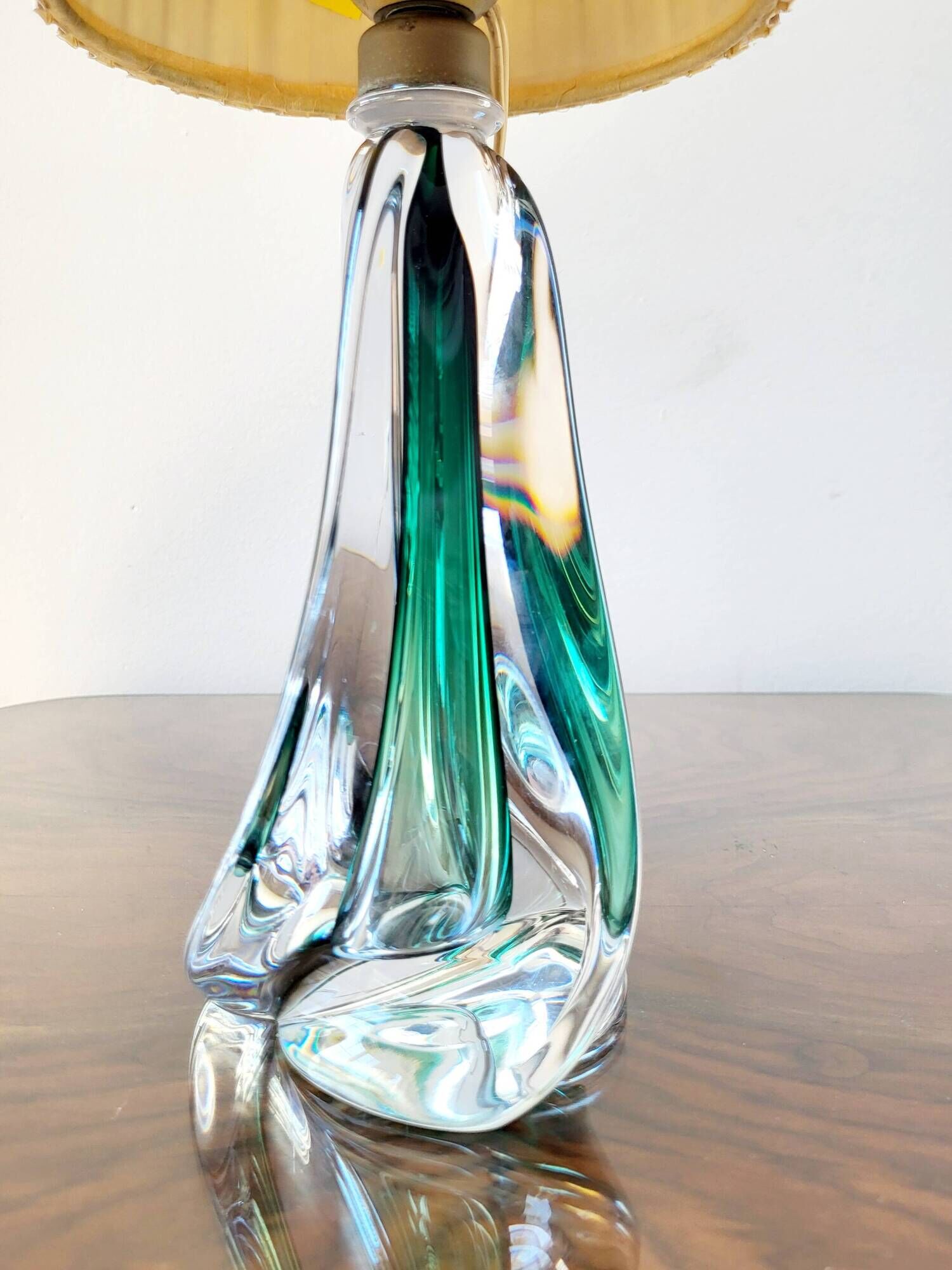 Lampe en cristal Val Saint Lambert à pied tourné, couleur verte, Belgique