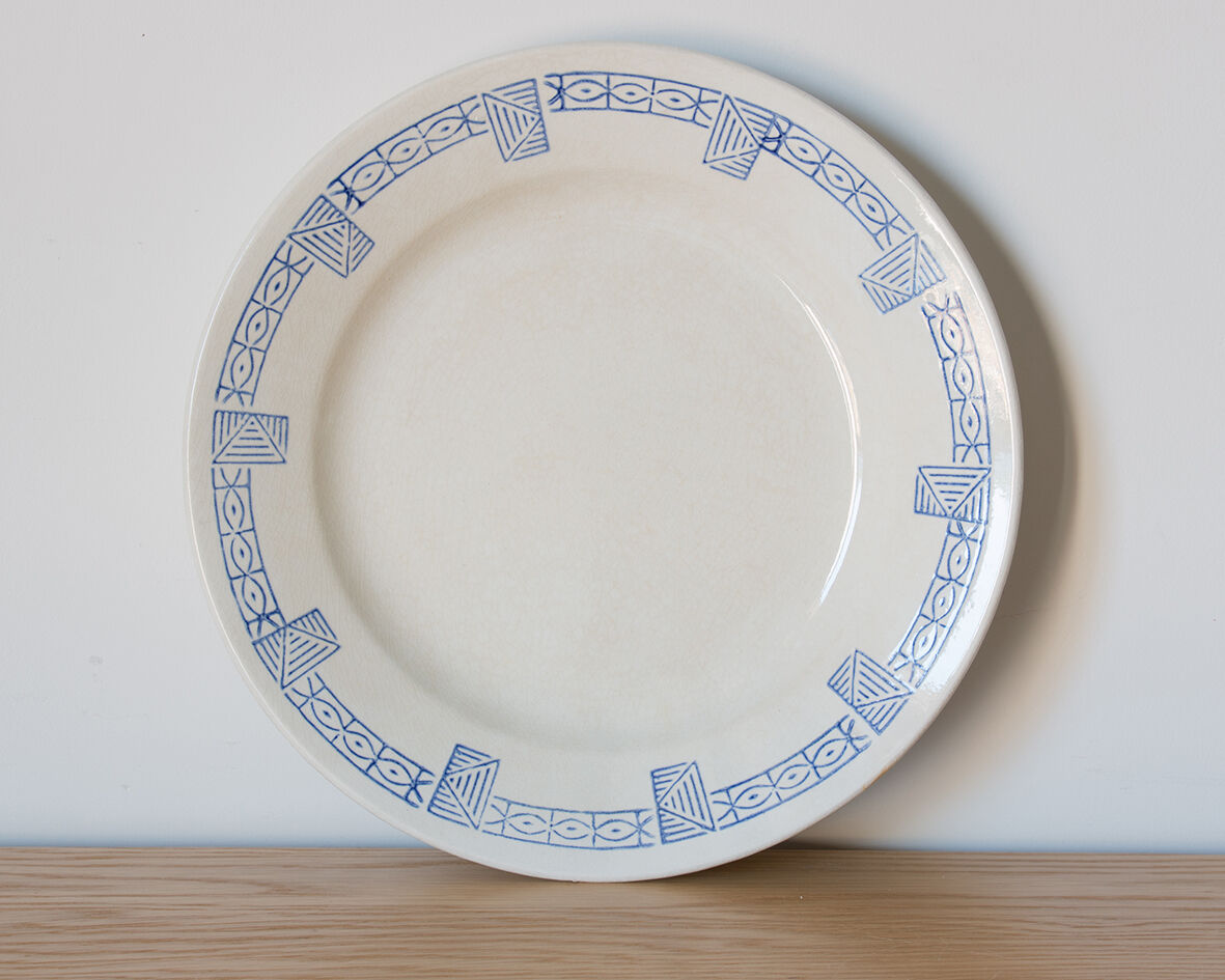 8 old flat plates