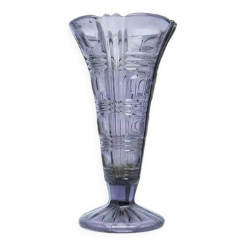 Vase moderne du milieu du siècle, en verre améthyste pressé, Huta Libohovice, Tchécoslovaquie, années 1960.