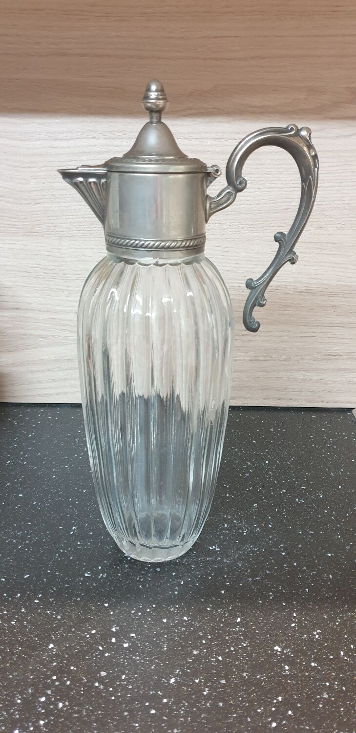 Ewer-style decanter