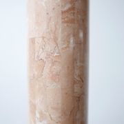 Lampadaire en marbre rose