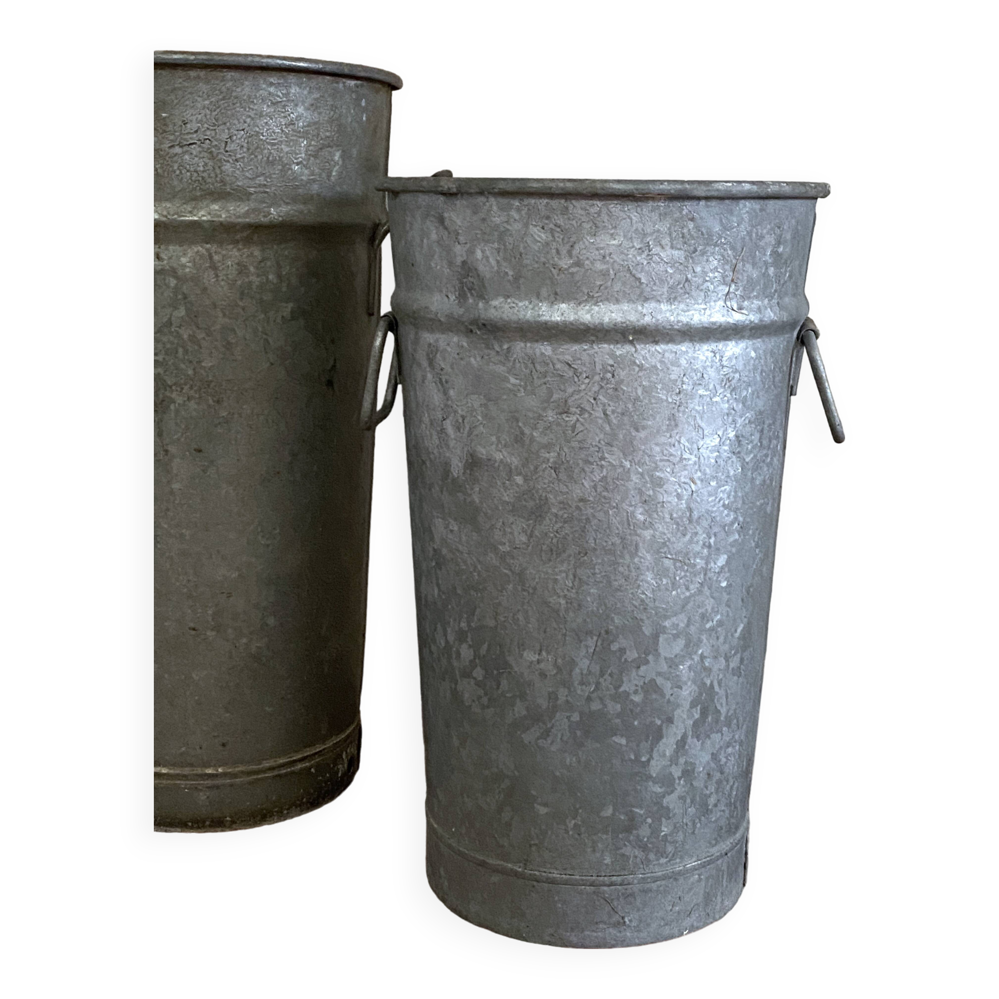 Vase de fleuriste en zinc