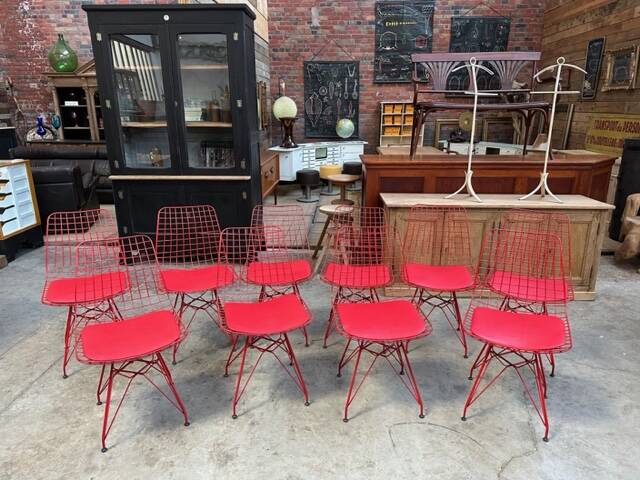 Suite of 10 metal chairs